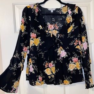 (2 for $30) AE Black Vneck Flowy Flower Print with Ruffles Blouse